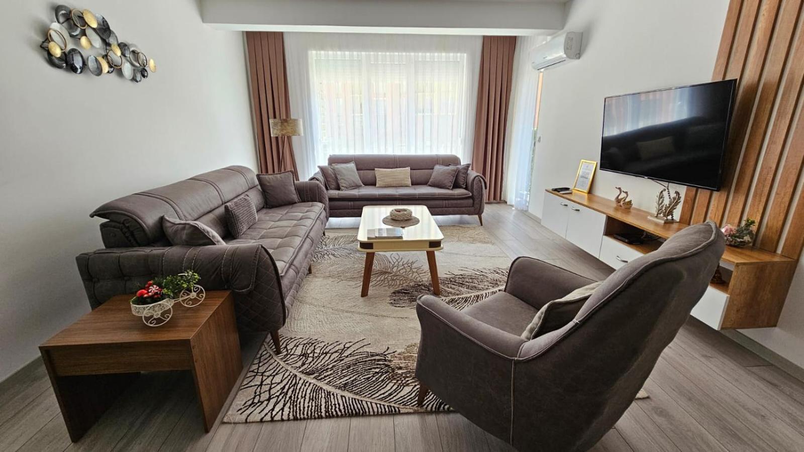 Value Living Apartment Ferizaj Exteriör bild
