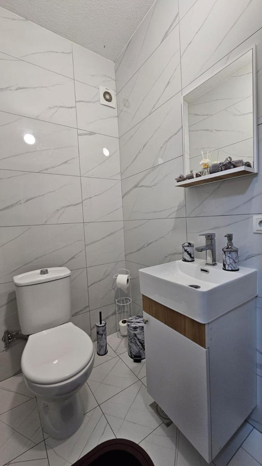 Value Living Apartment Ferizaj Exteriör bild
